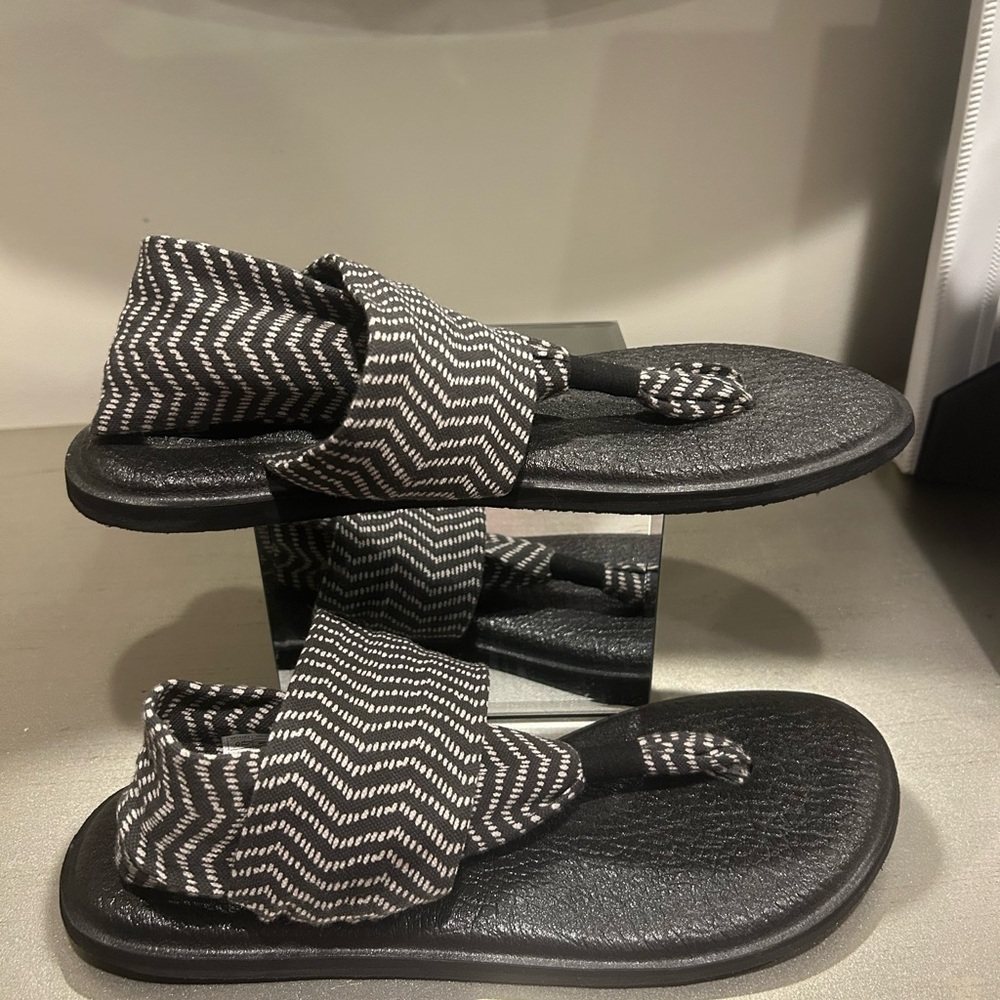 Sanuk Black & White Label Graphic Sandals